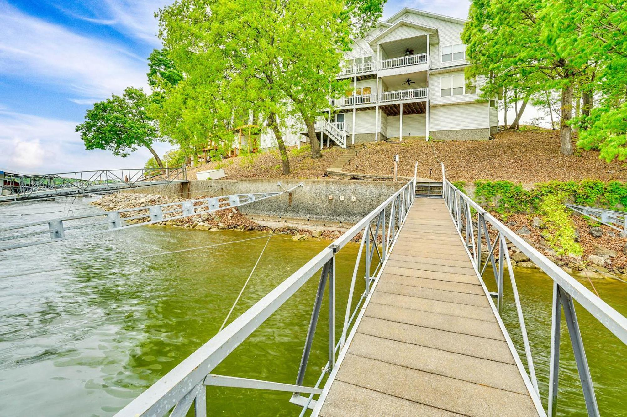 Townhouse With Shared Dock On Lake Of The Ozarks! Extérieur photo