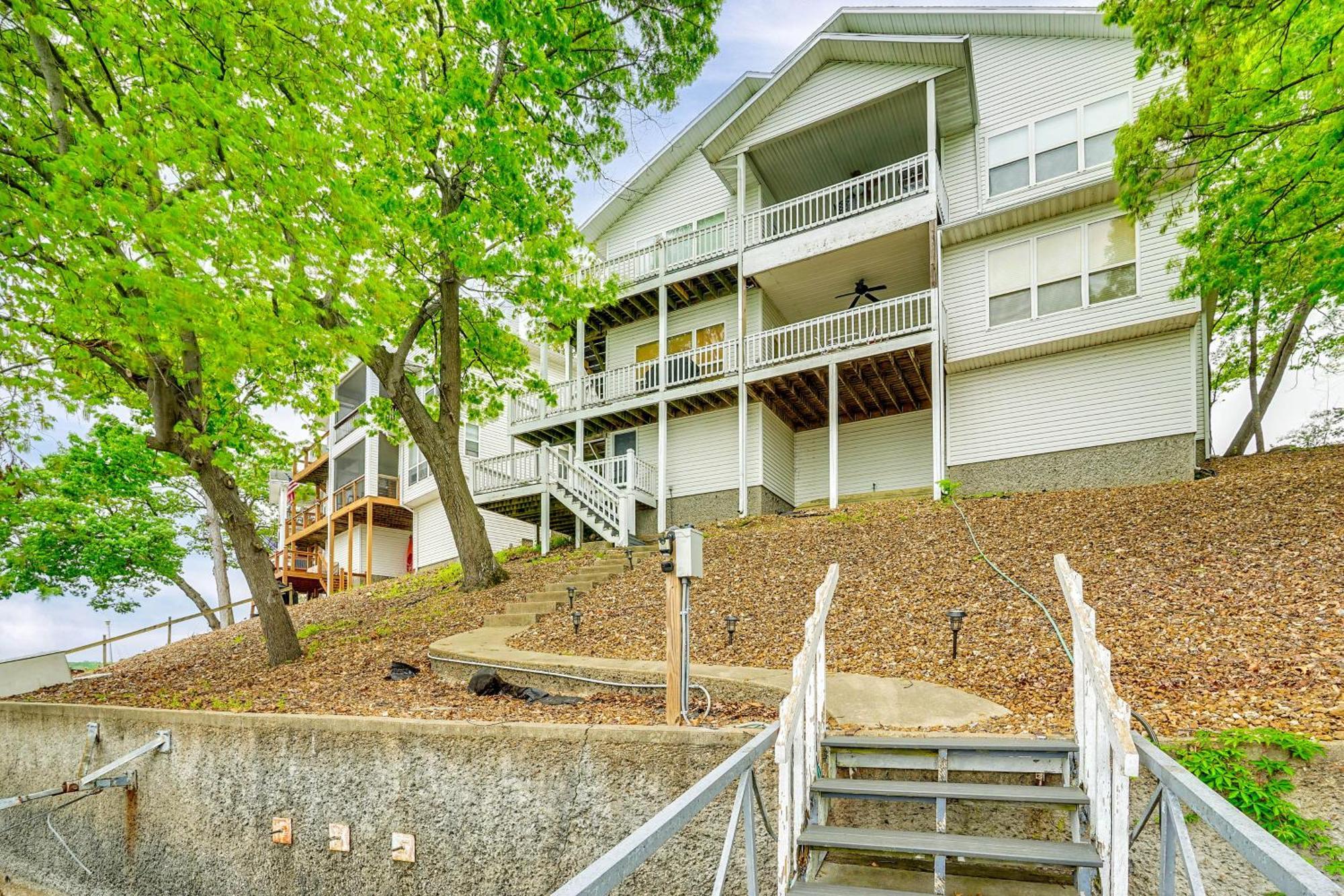 Townhouse With Shared Dock On Lake Of The Ozarks! Extérieur photo