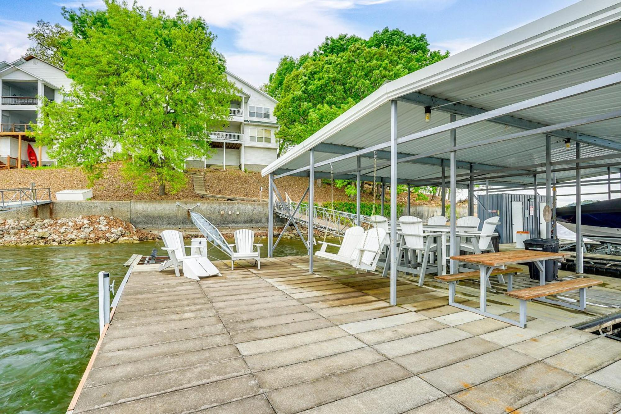 Townhouse With Shared Dock On Lake Of The Ozarks! Extérieur photo